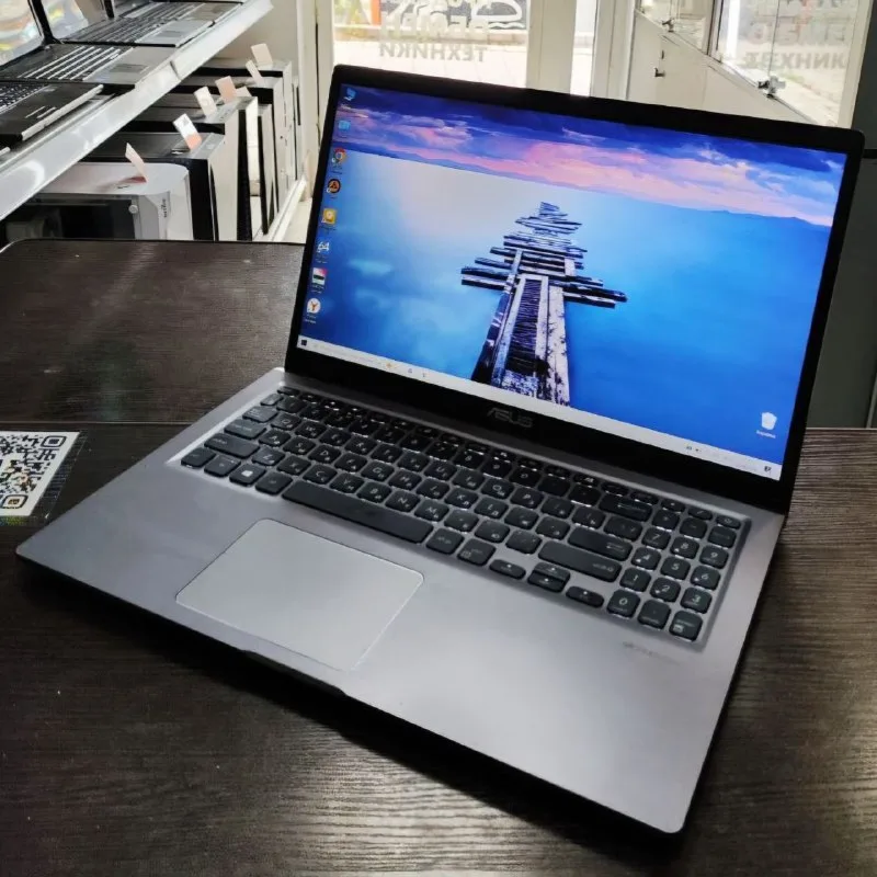 Ноутбук Toshiba c855d-s5351