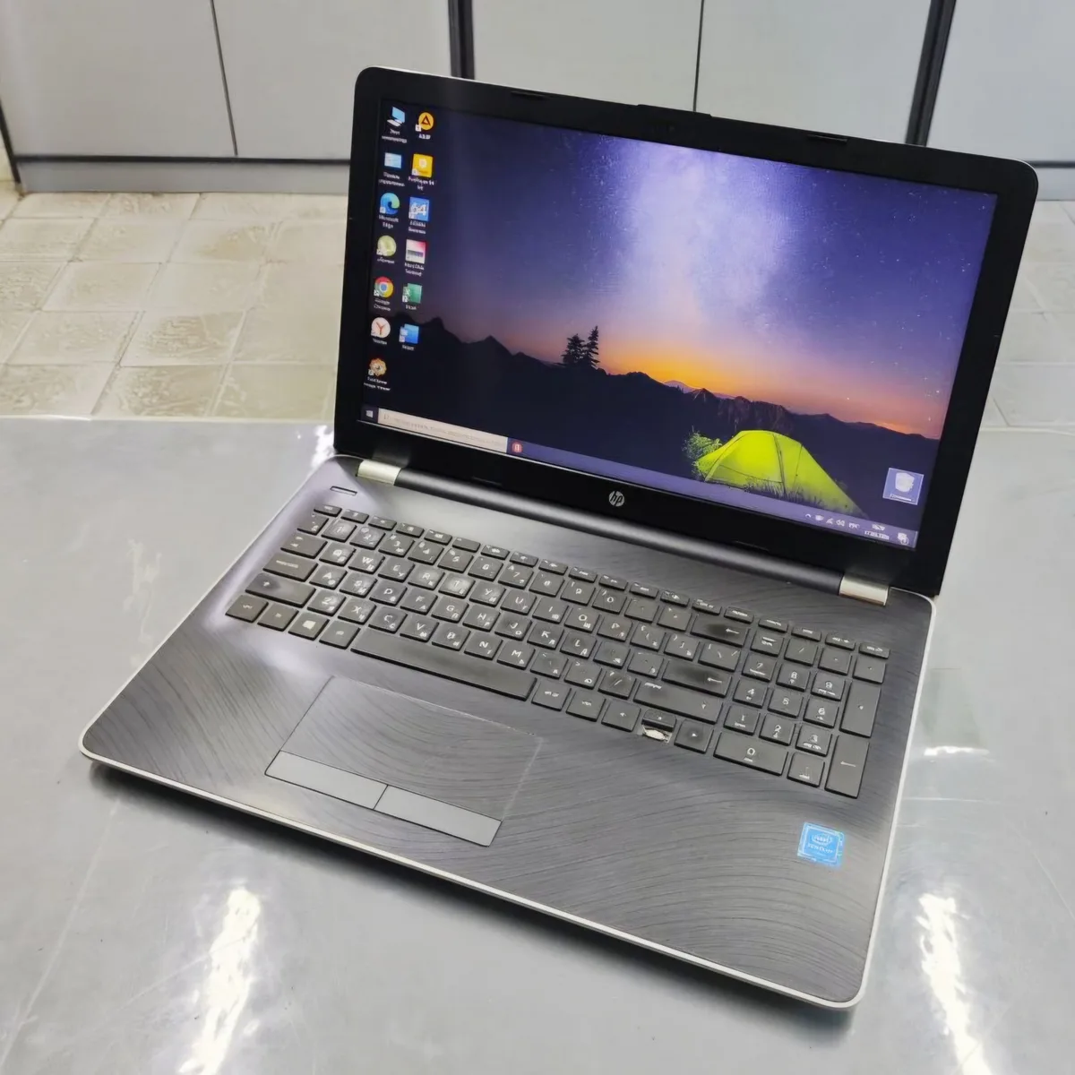 Ноутбук HP 15-bs038ur