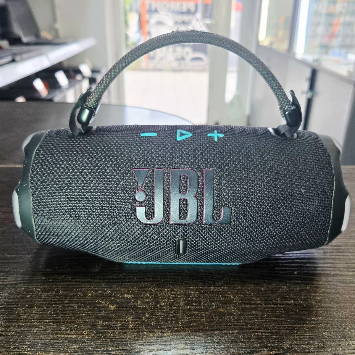 Портативная колонка JBL Charge 6